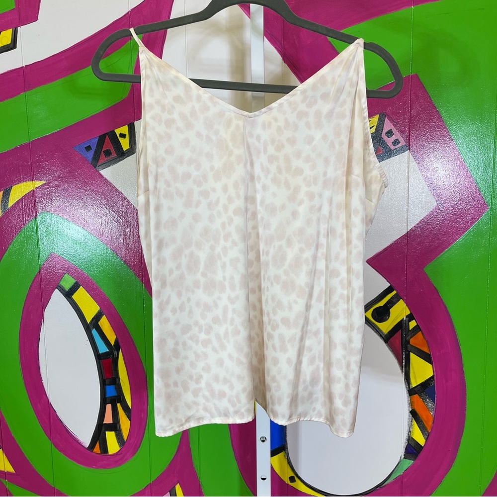 Stars Above, Silky Leopard Print Tank Top. Size XL. In excellent condition!